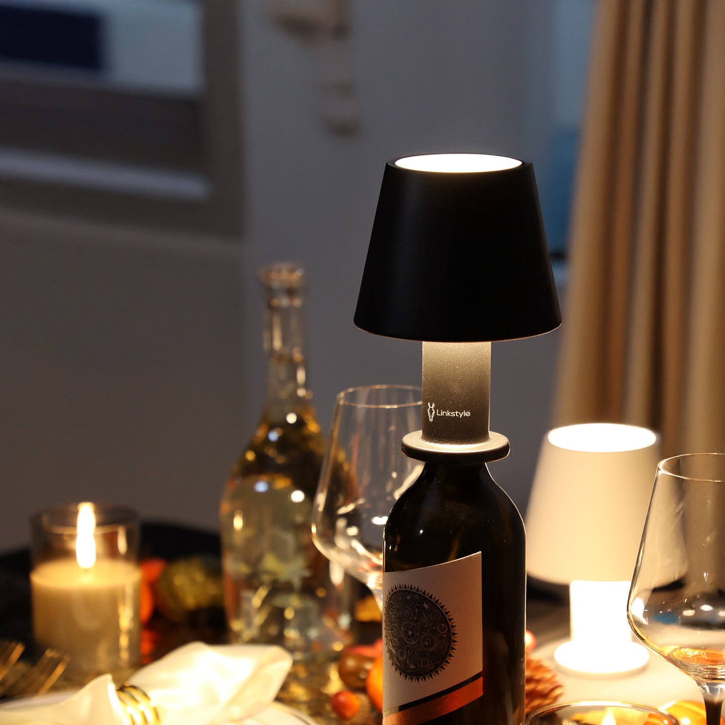 Glovi LED Wireless Wine Bottle Lamp
